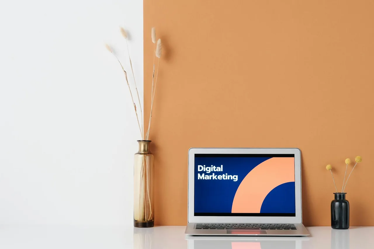 Lokale Online Werbung auf einem Laptop